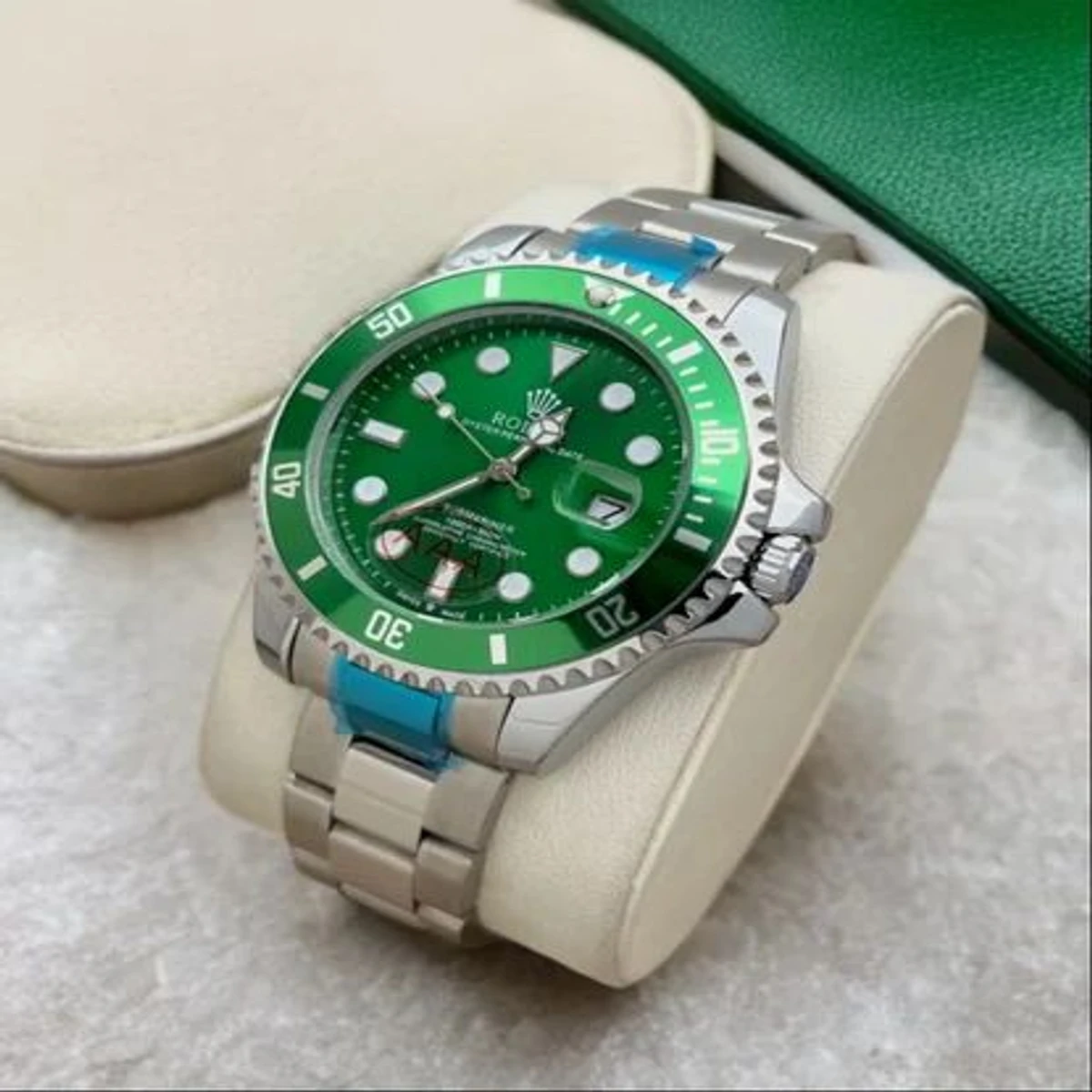 Rolex Submariner Date 116610LV Stainless Steel Oyster 40MM Green Dial Mens Replica Watch (Green Dial) - Image 3